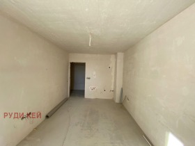 Продава 1-стаен град Варна Левски 1 - [1] 
