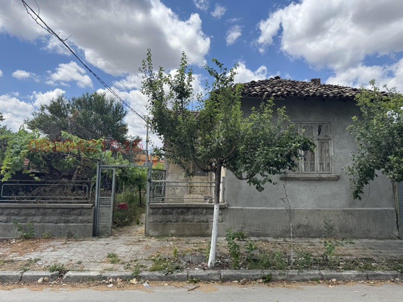 Продава КЪЩА, гр. Нови пазар, област Шумен