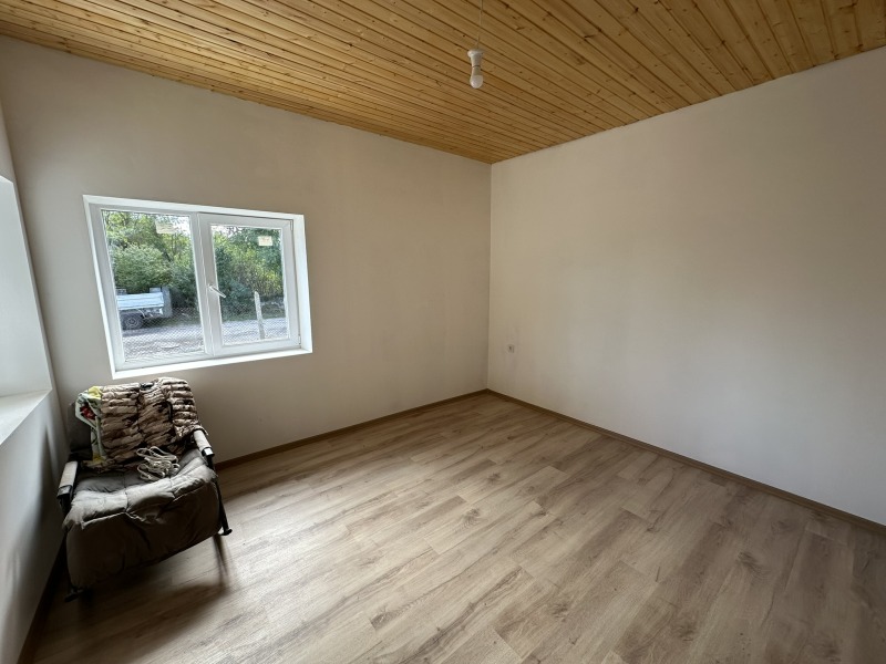 Продава КЪЩА, с. Змеево, област Добрич, снимка 9 - Къщи - 53039657