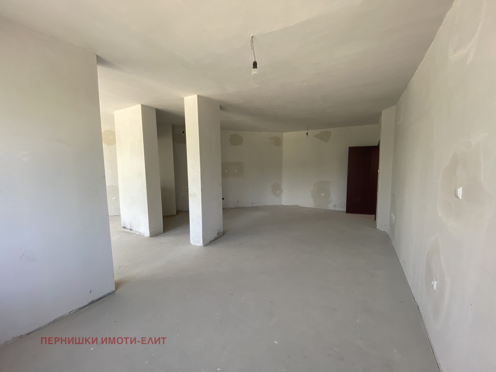 Продава 3-СТАЕН, гр. Перник, Изток, снимка 2 - Апартаменти - 54832008