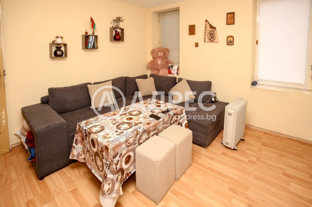 Продава ЕТАЖ ОТ КЪЩА, гр. София, Център, снимка 2 - Етаж от къща - 54549707