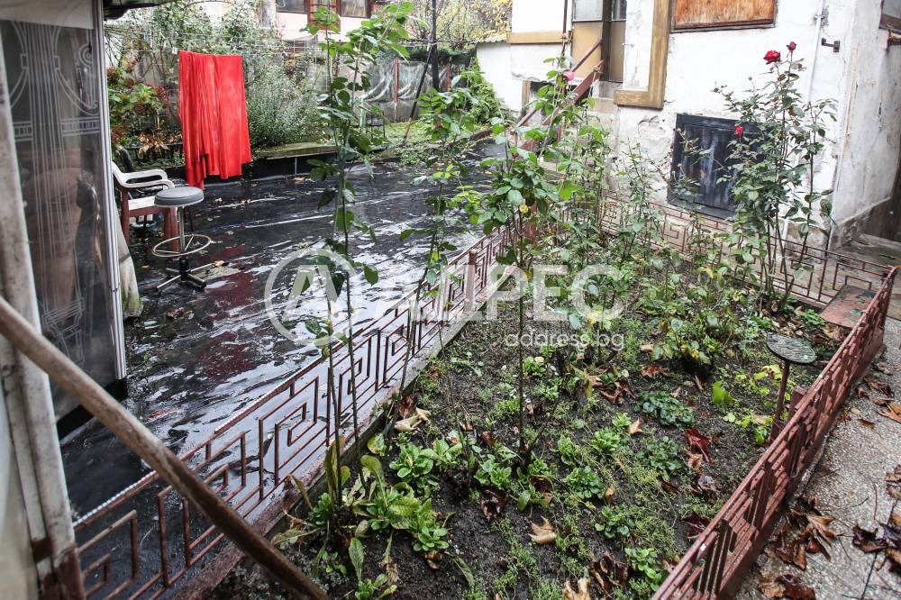 Продава ЕТАЖ ОТ КЪЩА, гр. София, Център, снимка 12 - Етаж от къща - 54549707