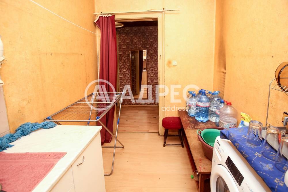 Продава ЕТАЖ ОТ КЪЩА, гр. София, Център, снимка 13 - Етаж от къща - 54549707