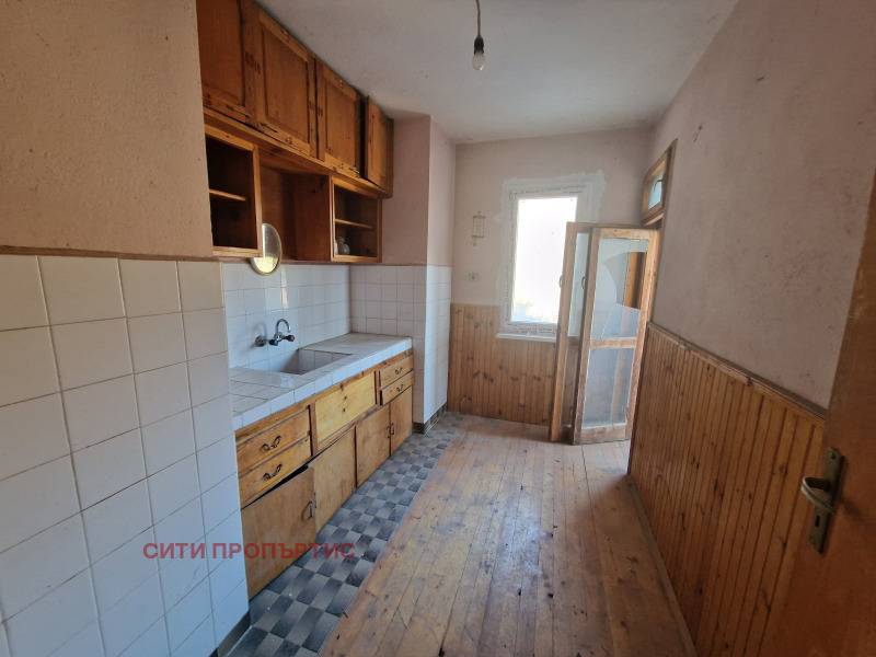 Продава МНОГОСТАЕН, гр. Благоевград, Широк център, снимка 3 - Апартаменти - 53070538