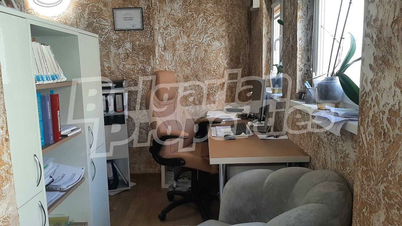 Продава ОФИС, гр. Варна, Център, снимка 12 - Офиси - 49621487