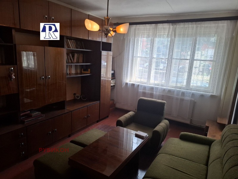 Продава  2-стаен град Плевен , Широк център , 64 кв.м | 54275272