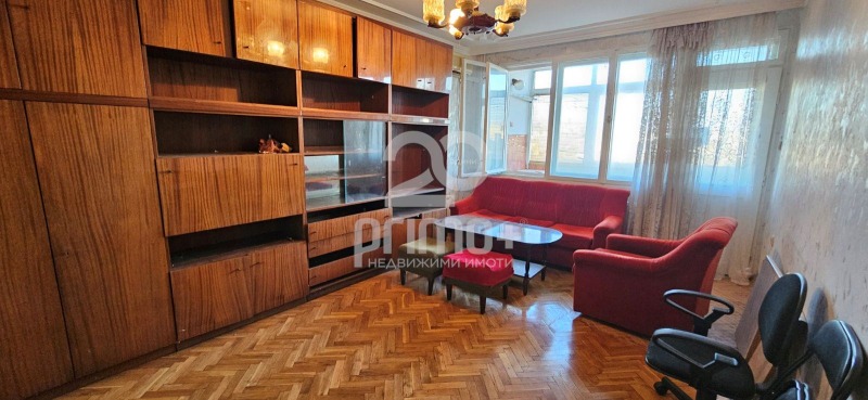 Продава МНОГОСТАЕН, гр. Велико Търново, Бузлуджа, снимка 2 - Апартаменти - 53336006