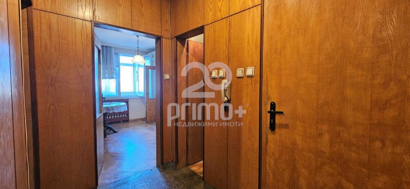 Продава МНОГОСТАЕН, гр. Велико Търново, Бузлуджа, снимка 3 - Апартаменти - 53336006