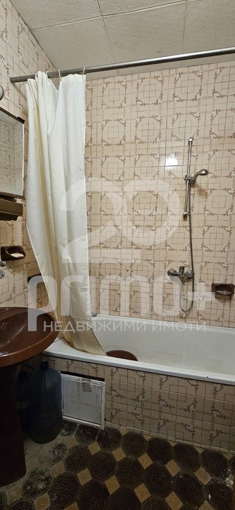 Продава МНОГОСТАЕН, гр. Велико Търново, Бузлуджа, снимка 13 - Апартаменти - 53336006