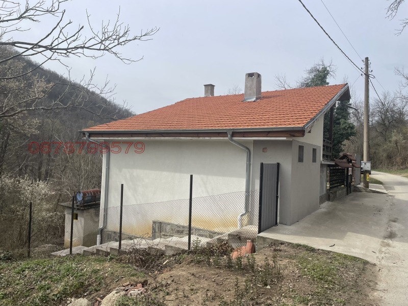 Продава ВИЛА, с. Шодековци, област Велико Търново, снимка 2 - Вили - 52780213