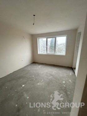 2 bedroom Kolhozen pazar, Varna 1