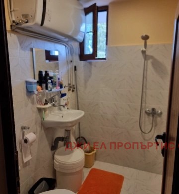 Продава ЕТАЖ ОТ КЪЩА, гр. Перник, Клепало, снимка 6 - Етаж от къща - 54698333