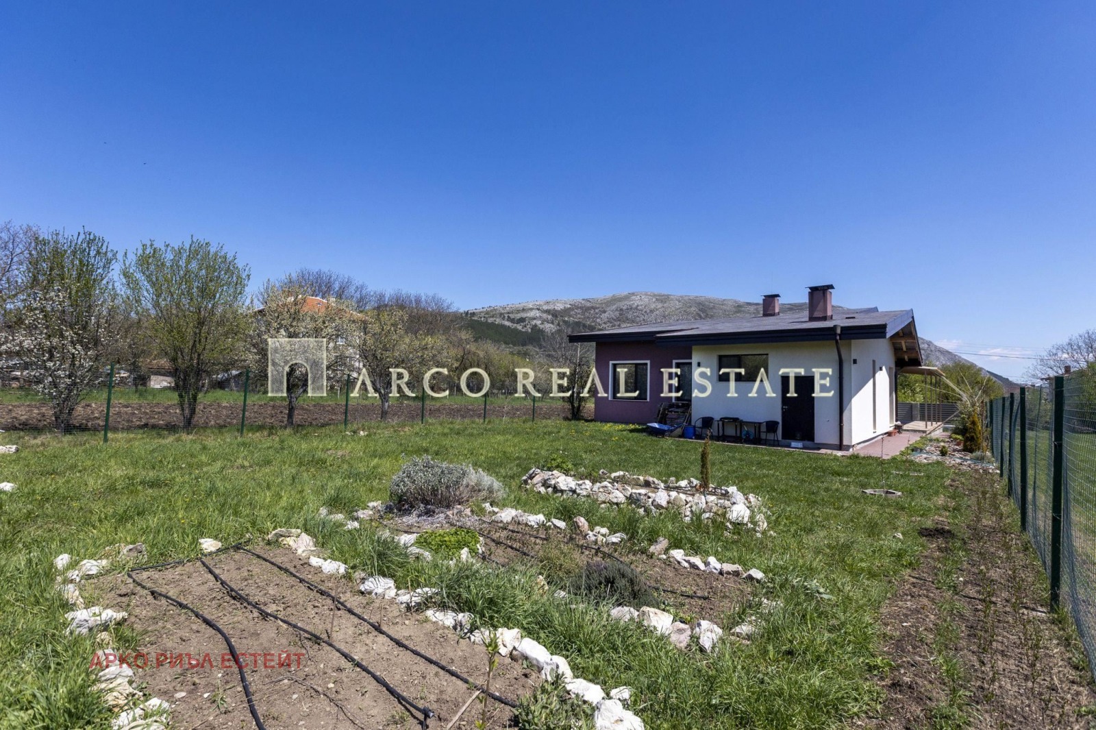 Продава КЪЩА, гр. Драгоман, област София област, снимка 17 - Къщи - 53908053