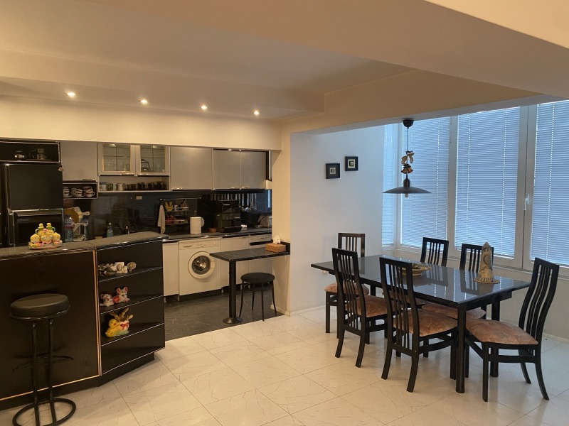 Продава МНОГОСТАЕН в област Пловдив, гр. Карлово - 125 кв.м / 155 000 € » 303 153.65 лв., ИМОТ ИНВЕСТ