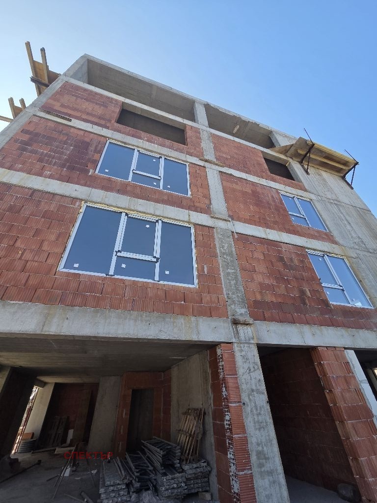 Продава 2-СТАЕН, гр. Перник, Изток, снимка 2 - Апартаменти - 52268483