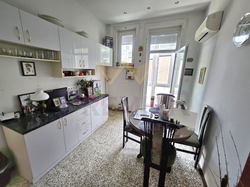 Продава 3-СТАЕН, гр. София, Център, снимка 8 - Апартаменти - 52363031