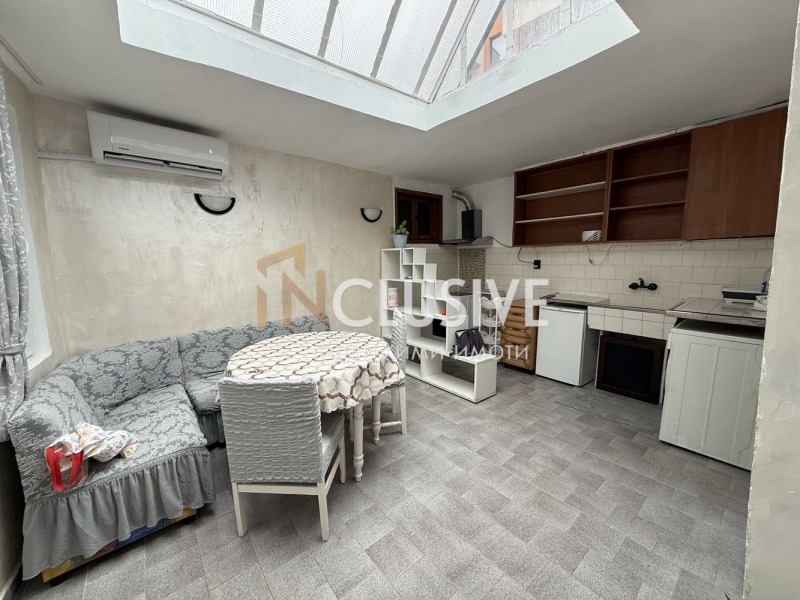 Продава КЪЩА, гр. Варна, Погреби