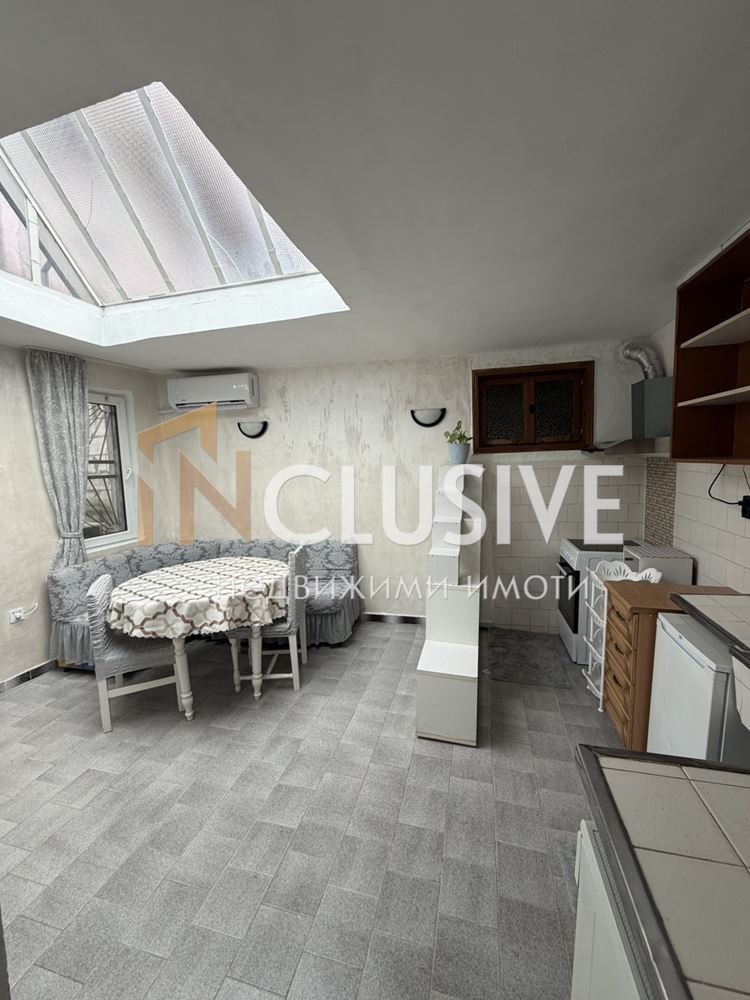 Продава КЪЩА, гр. Варна, Погреби, снимка 2 - Къщи - 53322809