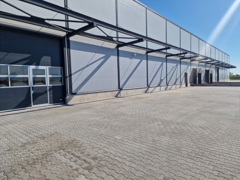 Til salg  Opbevaring Plovdiv , Industrialna zona - Sever , 3030 kvm | 31571402