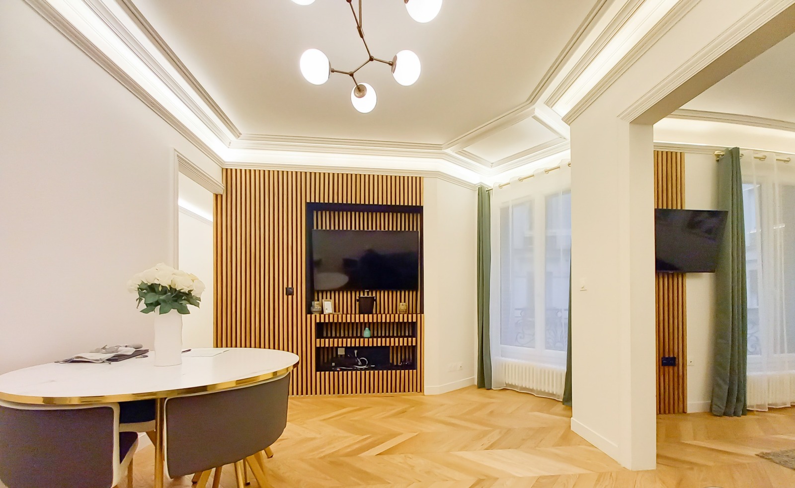 Продава 3-СТАЕН, гр. София, Център, снимка 2 - Апартаменти - 54260359