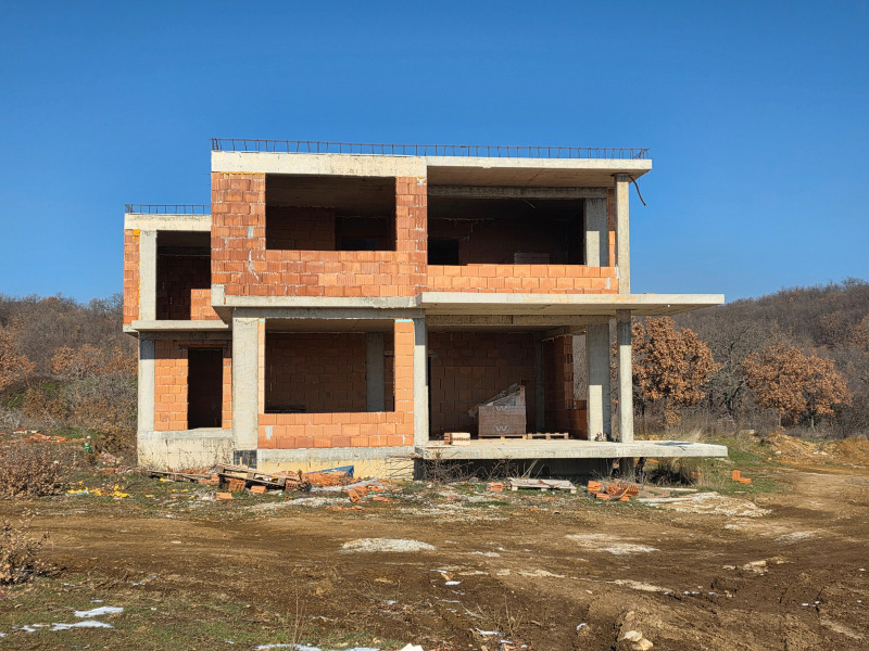 Продава КЪЩА в област Стара Загора, с. Малка Верея - 255 кв.м / 355 000 € » 694 319.65 лв., ЧАКАЛОВ