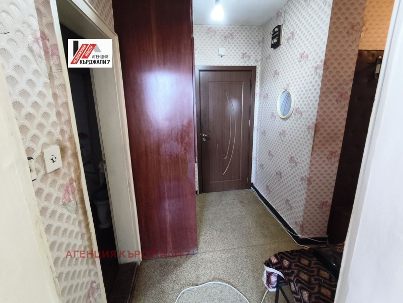 Продава  2-стаен град Кърджали , Веселчане , 70 кв.м | 85876304 - изображение [4]