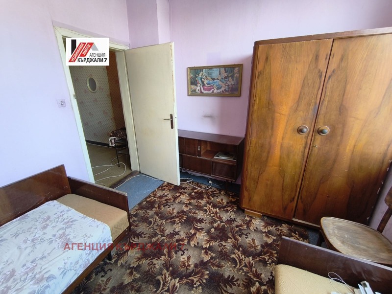 Продава  2-стаен град Кърджали , Веселчане , 70 кв.м | 85876304