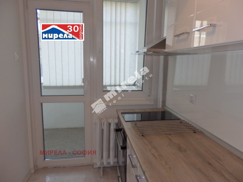 Продава 3-СТАЕН, гр. София, Медицинска академия, снимка 2 - Апартаменти - 50681358