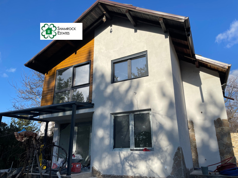 Продава КЪЩА, гр. София, с. Локорско