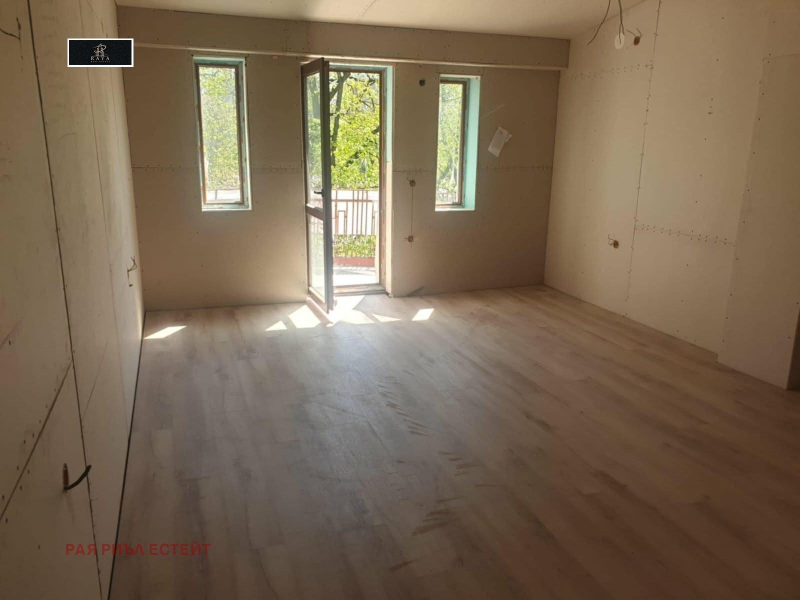 Продава ЕТАЖ ОТ КЪЩА, гр. Пловдив, Център, снимка 3 - Етаж от къща - 54210493