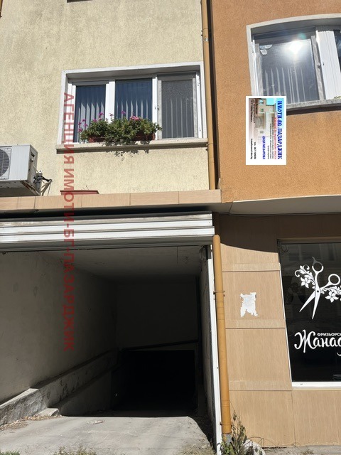 Продава ГАРАЖ, ПАРКОМЯСТО, гр. Пазарджик, Идеален център