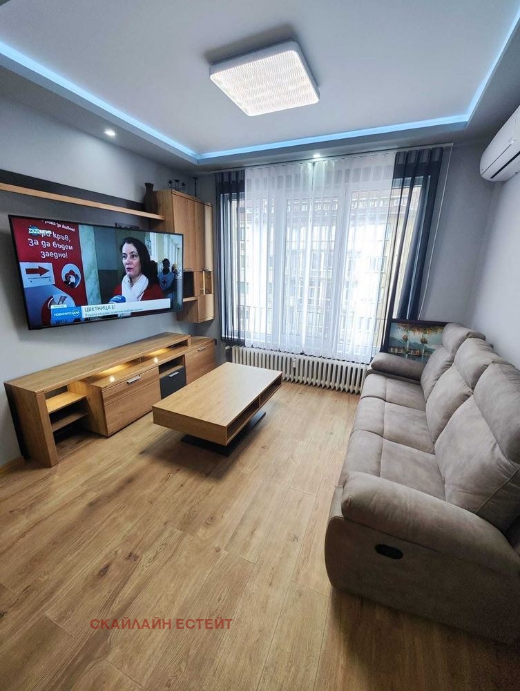 Продава 3-СТАЕН, гр. София, Център, снимка 2 - Апартаменти - 53532190