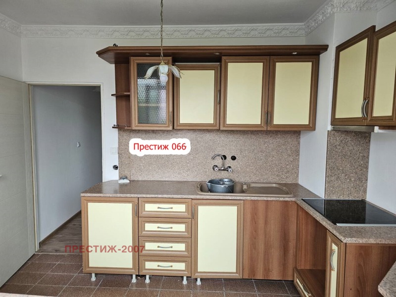 Продава МНОГОСТАЕН, гр. Шумен, Болницата, снимка 1 - Aпартаменти - 47277403