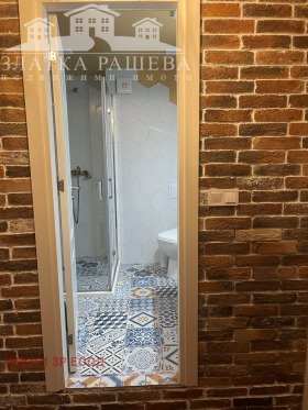 2 bedroom Vazrazhdane, Burgas 9