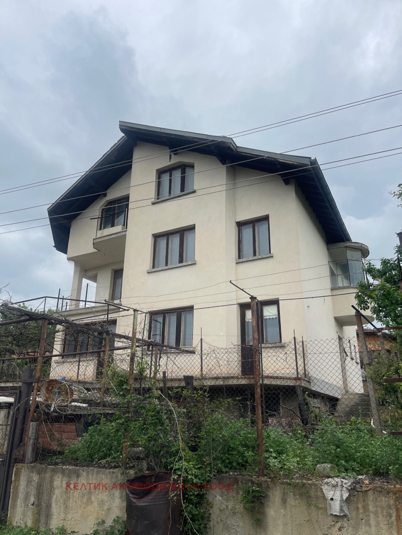 Продава КЪЩА, с. Боровец, област Кюстендил