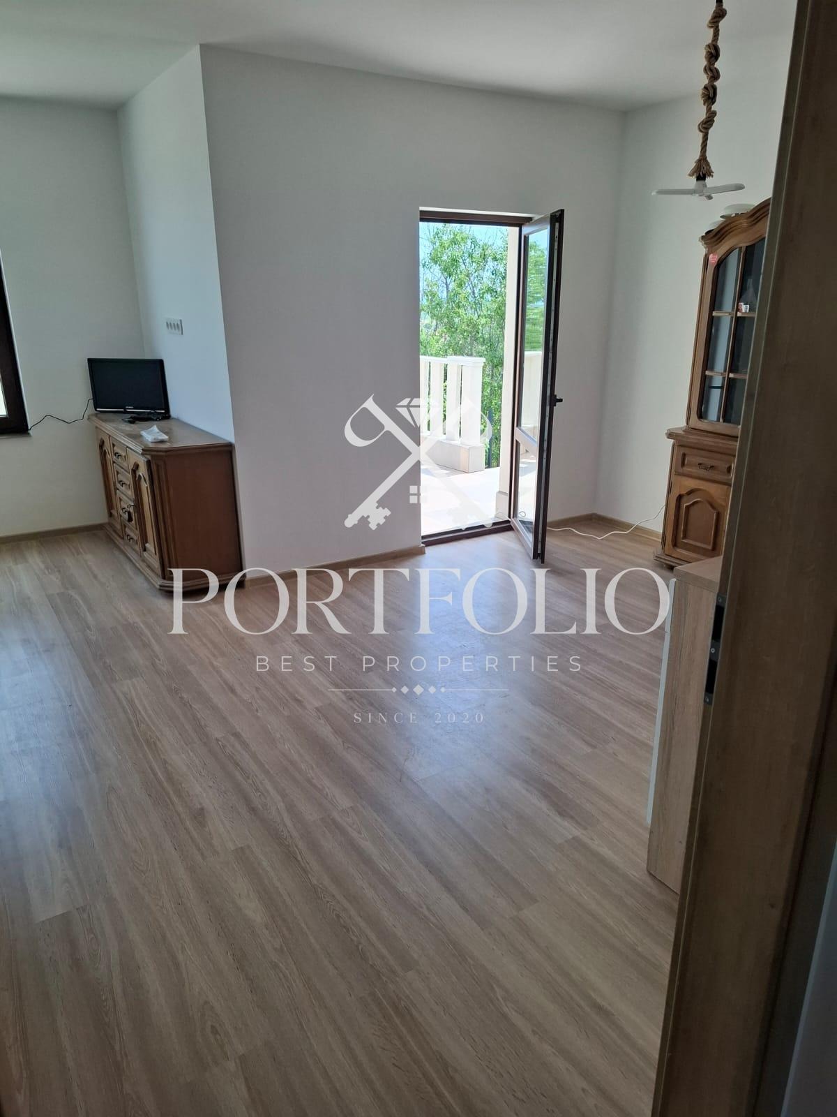 Продава КЪЩА, гр. Поморие, област Бургас, снимка 2 - Къщи - 53604000