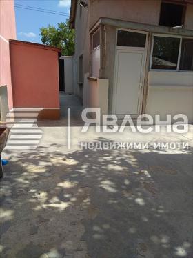 Продажба на имоти в с. Козарево, област Ямбол - изображение 2 