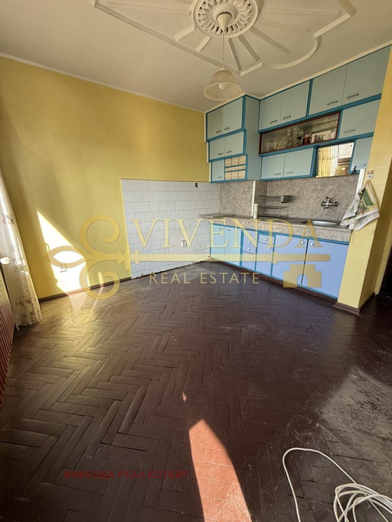 Продава 4-СТАЕН, гр. Плевен, Широк център, снимка 3 - Апартаменти - 53559774