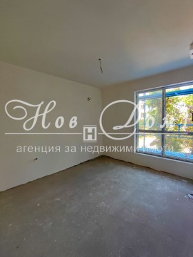 1 chambre Kolhozen pazar, Varna 3