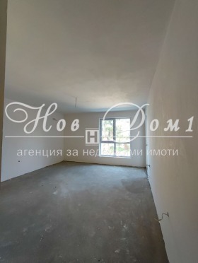 1 chambre Kolhozen pazar, Varna 1