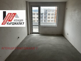 2 спаваће собе Вазрожденци, Карджали 6