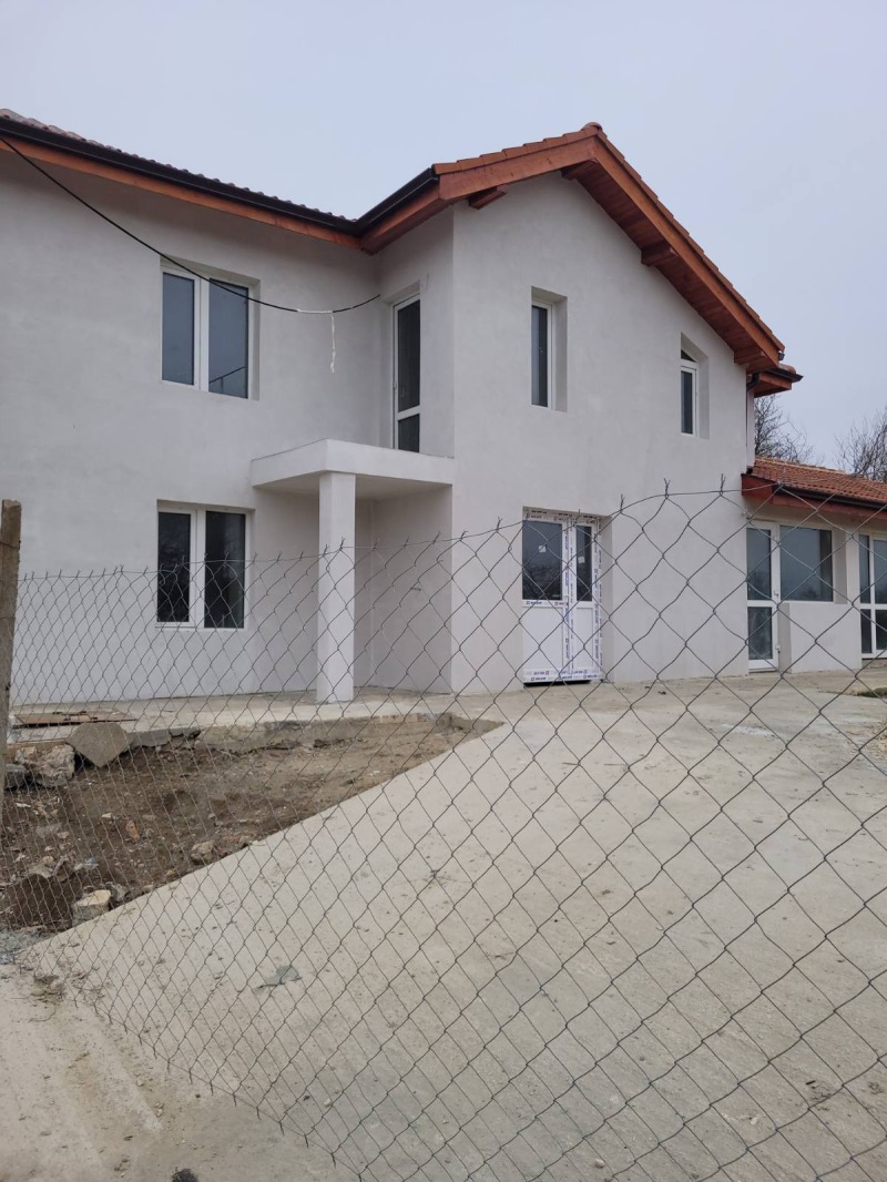 Продава КЪЩА, с. Изгрев, област Варна, снимка 3 - Къщи - 49176042