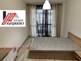 1 chambre Vazrojdentsi, Kardjali 7