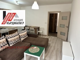 1 chambre Vazrojdentsi, Kardjali 4