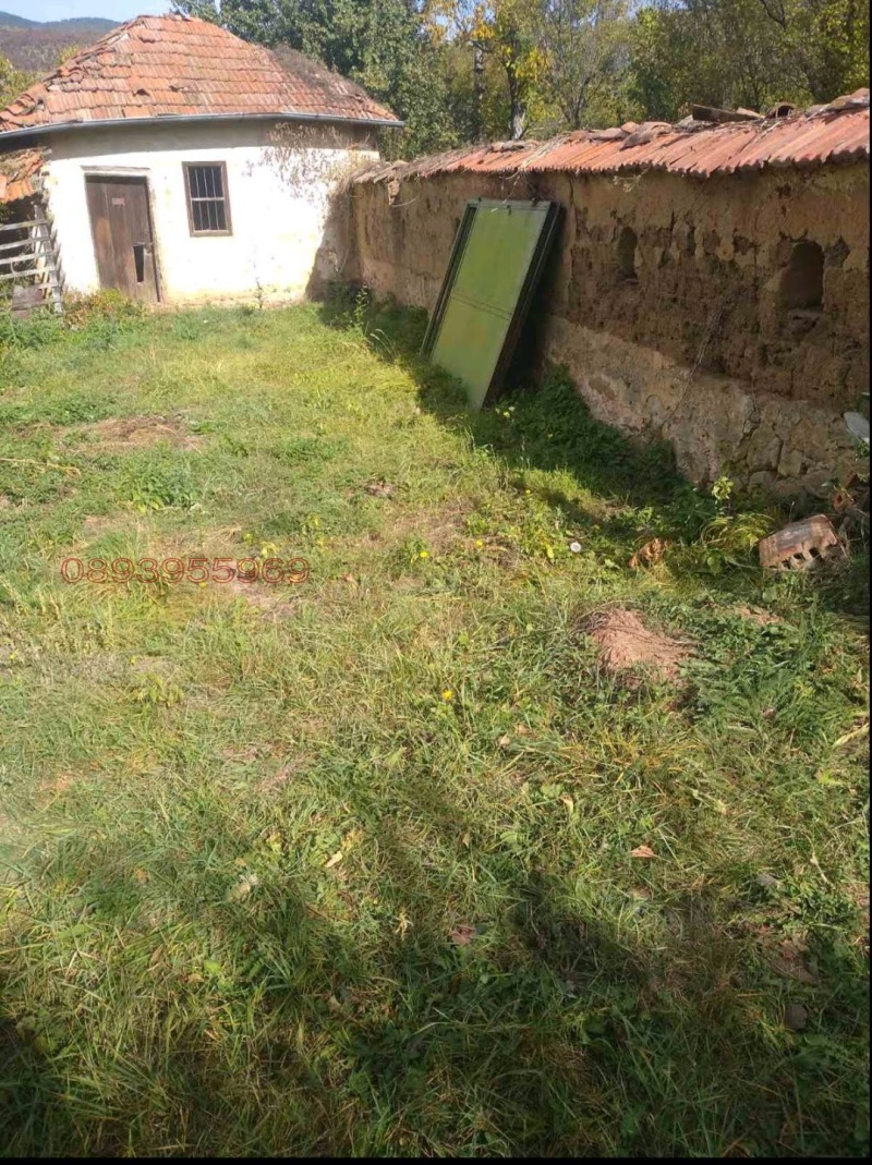 Продава КЪЩА, гр. Годеч, област София област, снимка 2 - Къщи - 52953633