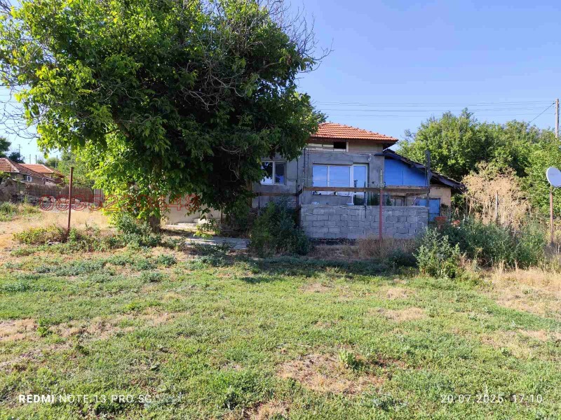 Продава КЪЩА, гр. Търговище, Бряг, снимка 3 - Къщи - 52784459