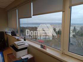 Продажба на офиси в град Варна - изображение 1 