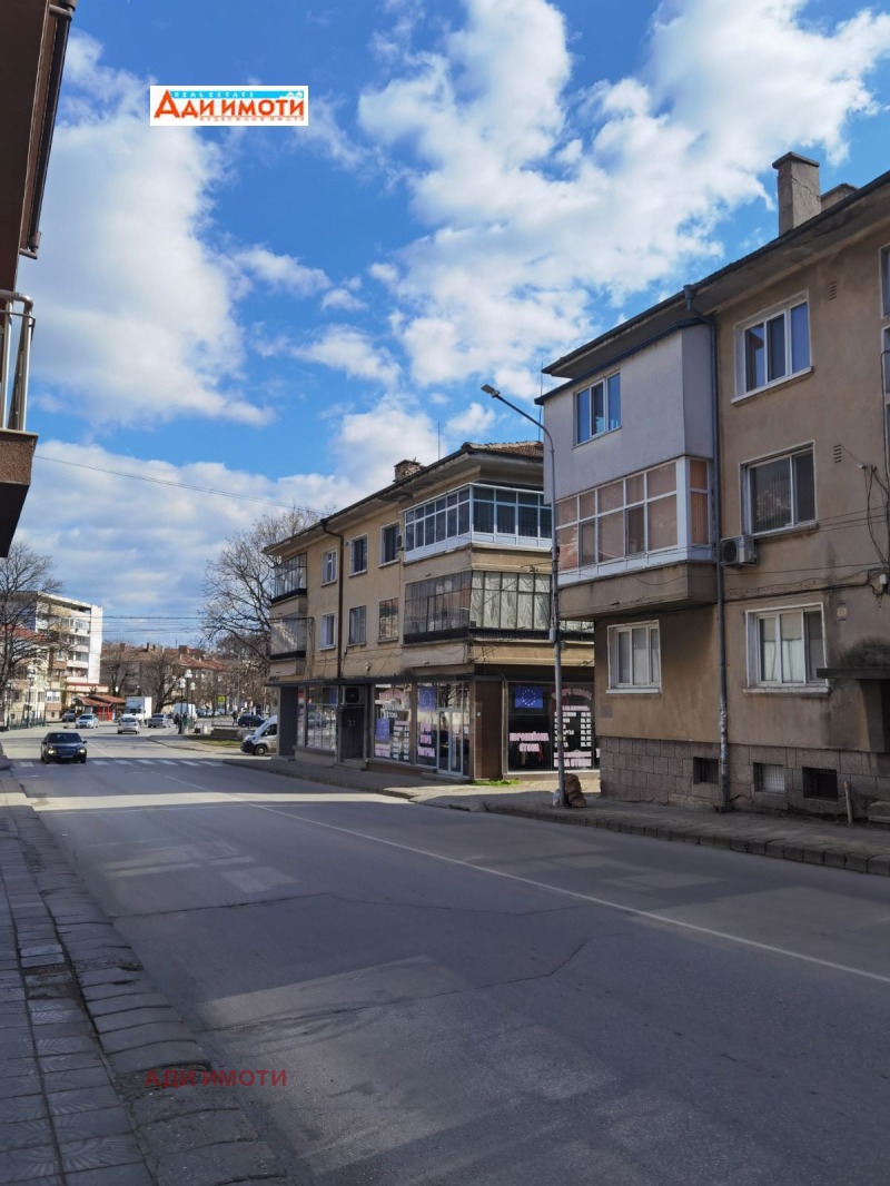 Продава  2-стаен област Пловдив , гр. Карлово , 70 кв.м | 13872805 - изображение [2]