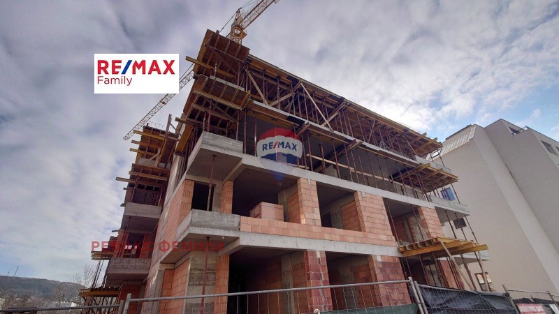 Продава 3-СТАЕН в град Варна, Левски 1 - 102 кв.м / 217 727 € » 425 837.00 лв., РЕМАКС ФЕМИЛИ
