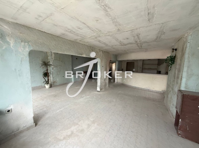 Продава  3-стаен град Кърджали , Възрожденци , 130 кв.м | 70332762 - изображение [8]